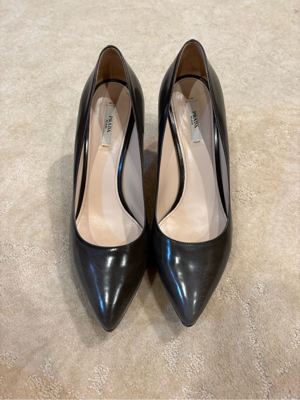 Prada gray Pointed-Toe Leather Pumps